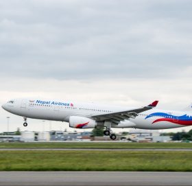 भारी वर्षाको विमानस्थलमा प्रभाव : खराब मौसमका बावजुद नियमित उडान सञ्चालन