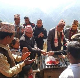 पाङराङ सिउरास सुलिकोट हुँदै भोक्सिङ जोड्ने बाटो शिलान्यास