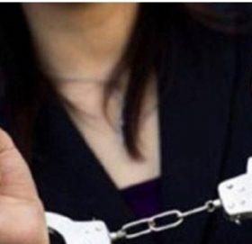 नेकपा ओली समूहकी जिल्ला कमिटी सदस्य ब्राउन सुगरसहित पक्राउ