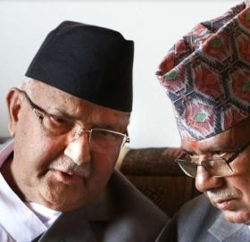 अब एमालेभित्र फेरि ओली–नेपाल टक्कर : यस्तो छ, केन्द्रीय सदस्यको अंकगणित