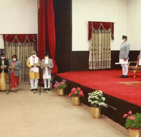 नवनियुक्त मन्त्रीहरुले लिए सपथ