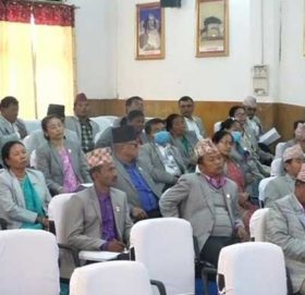 प्रदेश १ : मन्त्री गुरुङको भाषण रेकर्डबाट हटाउने सहमतिपछि प्रदेश सभा सञ्चालन