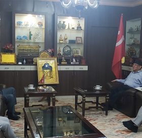 झलनाथ खनाललाई प्रधानमन्त्रीको फोन- ‘चिन्ता नगर्नुस्, उपचारको सबै खर्च सरकारले व्यहोर्छ’