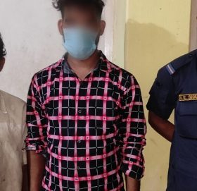 आफ्नै छोरी बलात्कार गर्ने बुवा र काका पर्वत प्रहरीद्धारा पक्राउ