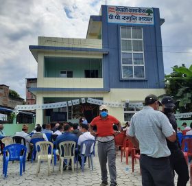 काँग्रेस पर्वतको विपि स्मृति भवन प्रधानमन्त्री देउवाद्धारा उद्घाटन
