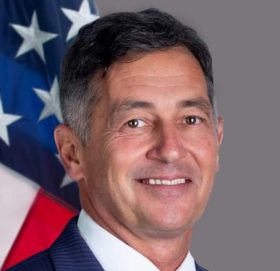 अमेरिकी राजदूतको प्रष्टीकरण : नेपाली नेताहरूलाई धम्क्याएका छैनौं