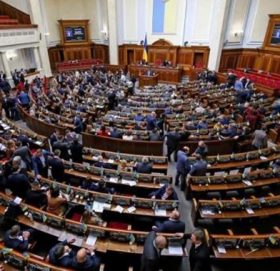 युक्रेनमा एक महिने संकटकाल घोषणा हुँदै