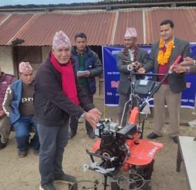 साना किसान विकास लघुवित्तद्धारा कृषकलाई मिनिटेलर वितरण