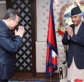 प्रधानमन्त्री देउवासँग चिनियाँ कम्युनिस्ट पार्टीका विदेश विभाग प्रमुखको शिष्टाचार भेट