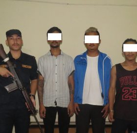 खुकुरी प्रहार गर्ने १ र मोटरसाईकल पड्काई प्रहरीलाई अभद्र व्यवहार गर्ने ३ पक्राउ