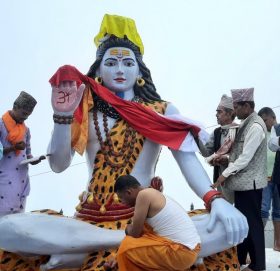 ऐतिहासिक शिव कालिका मन्दिरमा १० फिट अग्लो शिवजीको मुर्ती राखियो