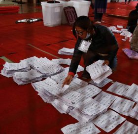१२९ सिटमा मतगणना जारी, ४ को नतिजा सार्वजनिक, सत्ता गठबन्धन ५० प्रतिशत सिटमा अगाडि
