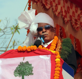 ओलीलाई प्रचण्डको प्रश्न- फेरि संविधान मिच्न बहुमत चाहियो ?