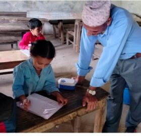 ६ शिक्षकलाई ११ विद्यार्थी