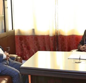 बजेट सच्याउन प्रधानमन्त्रीसँग माधव नेपालको आग्रह