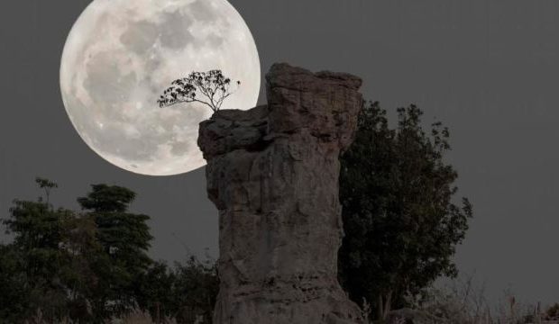 चन्द्रमाको दक्षिणी ध्रुवमा अवतरण गर्नु किन ठूलो कुरा हो ? दक्षिणी ध्रुवमा खास के छ ?