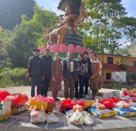 बेल्जियममा रहेका प्रवासीले मोदिबेणीका बृद्द्बृद्दालाई खाद्यान्न र न्यानो कपडा सहयोग