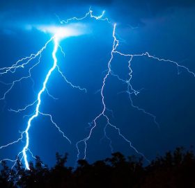 पर्वतमा चट्याङ् लागेर दुई जनाको मृत्यु