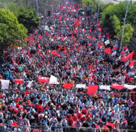 काठमाडौंमा गणतन्त्रबादीहरुको बिशाल प्रदर्शन तस्बिरमा