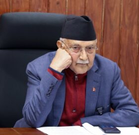 किन चाउरिए ओली ?  -आफ्नै दम्भले