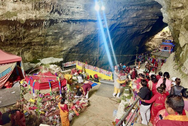 चिटिक्क परेको पाङको पार्वती गुफा