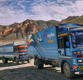 रसुवा र तातोपानी दुवै नाका बन्द भएपछि लोमान्थाङबाट सामान आउँदै