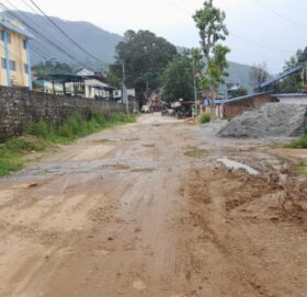 बडागाउँ सडक निर्माण दवावका लागि प्रशासनमा ज्ञापन पत्र