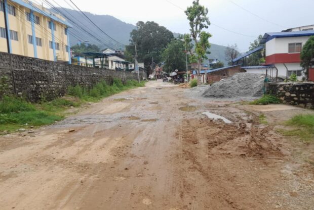 बडागाउँ सडक निर्माण दवावका लागि प्रशासनमा ज्ञापन पत्र